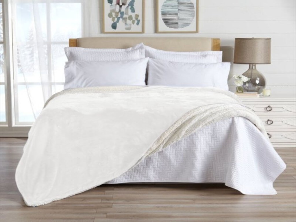 Κουβέρτα Υπέρδιπλη Βελουτέ Λευκή Με Sherpa Γαρύφαλλο 220x240 | Γαρύφαλλο - Λευκά Είδη