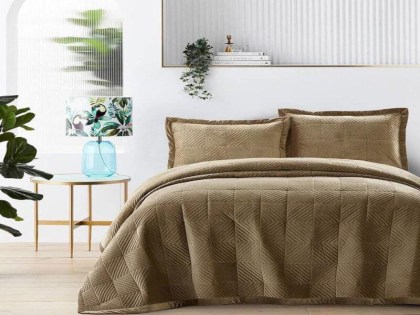 Κουβερλί Υπέρδιπλο Coffee Luxury Velvet Γαρύφαλλο 220x240 | Garifallo.gr