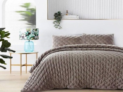 Πάπλωμα Υπέρδιπλο Cream Luxury Velvet Γαρύφαλλο 220x240 | Garifallo.gr